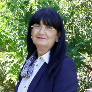 Cristine  Jones - Real Estate Agent