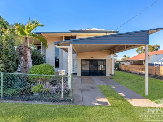 Show Me Some Love! Bright 3-Bedroom Home With Extra Living Space!