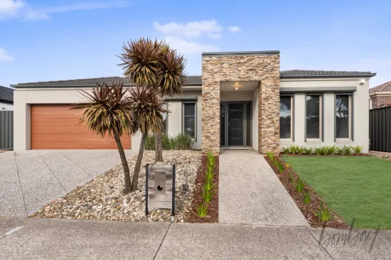 A Beautiful Family Home Of 502 m2