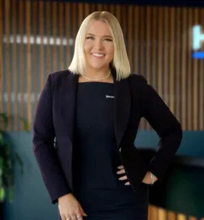 Maggie McCullum - Real Estate Agent