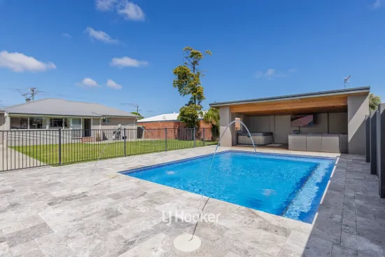 Ultimate Backyard Entertainer Close to Town & Inlet