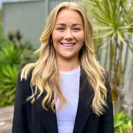 Ellie Barras - Real Estate Agent at Ray White - Narrabeen