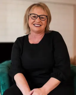 Louise Wallace - Real Estate Agent