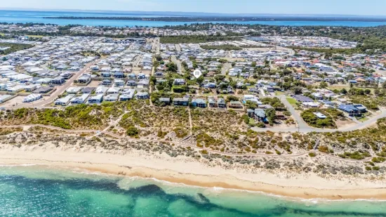 YOUR OLD MELROS BEACHSIDE HAVEN AWAITS …