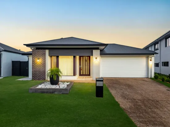 Modern Family Living in a Prime Helensvale Location