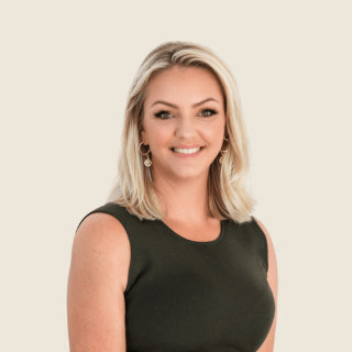 Tracy Fishburn - Real Estate Agent
