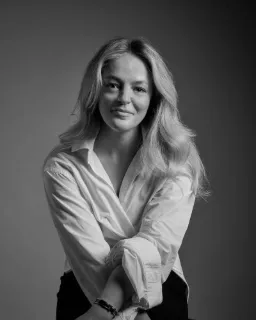 Nicky Rowe - Real Estate Agent