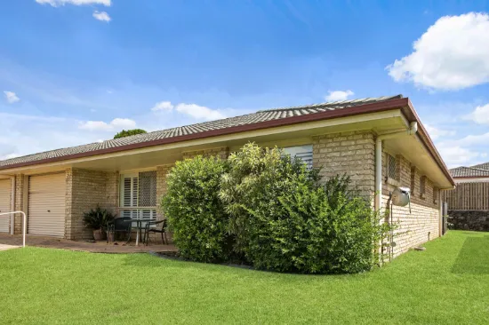 LIFESTYLE - LOCATION - LOW MAINTENANCE - FREEHOLD VILLA