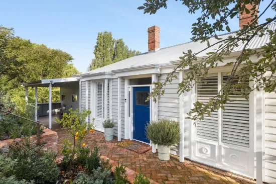 Azidene House – A Rare Lake Precinct Residence with Garden Sanctuary & Guest Apartment 