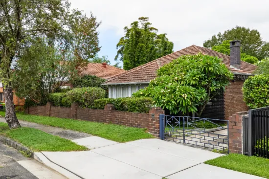 Charming bungalow on 689.2sqm parcel