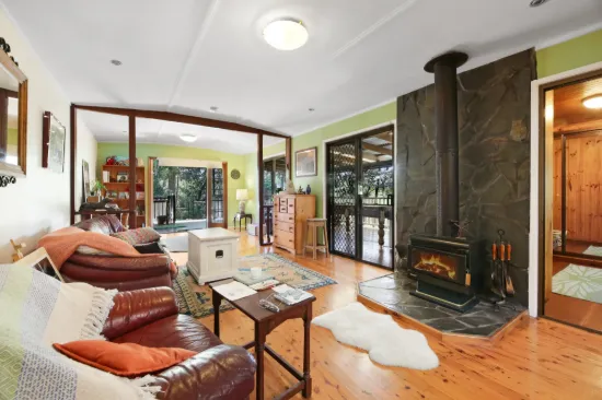 Acreage Mountain retreat - Lifestyle Sanctuary with Bushland views!