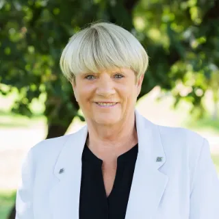 Pauline Goodman - Real Estate Agent