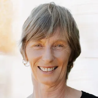 Conny Roche - Real Estate Agent