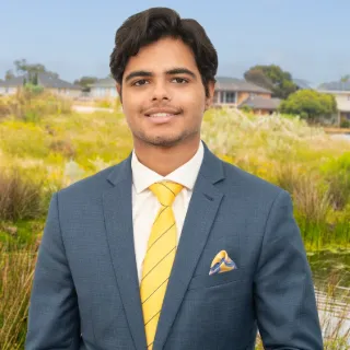Nikunj Mann - Real Estate Agent