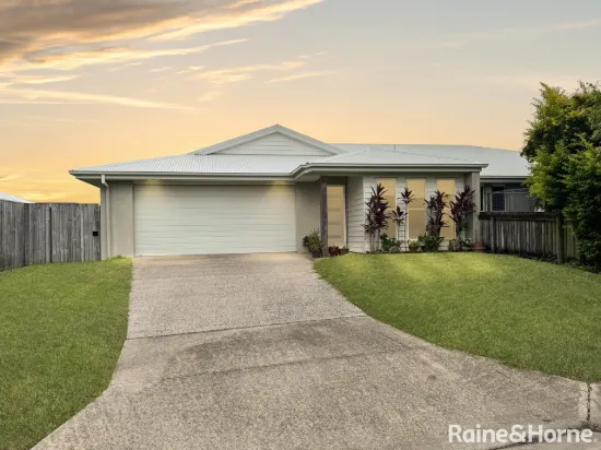 Private & Contemporary Half Duplex with Extra Appeal