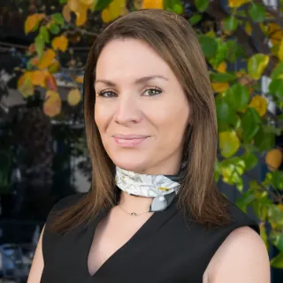 Angela Travlos - Real Estate Agent