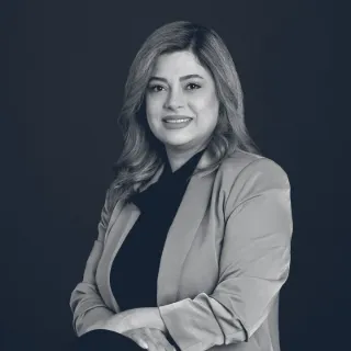 Sara Sis - Real Estate Agent