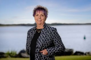 Di Calder - Real Estate Agent