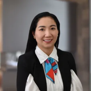 Vy Nguyen - Real Estate Agent