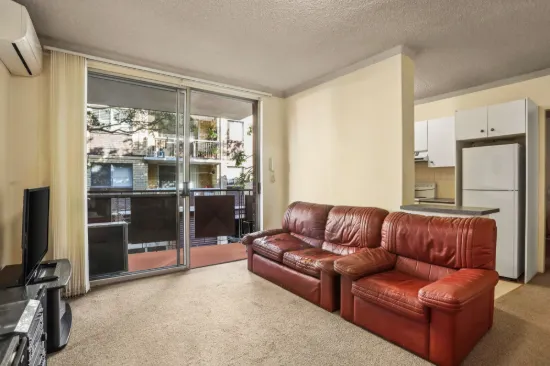 Attainable full brick quality in a prime location for transport and leisure