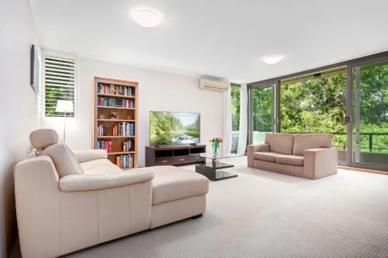 Oversized Sanctuary in a Private Leafy Setting