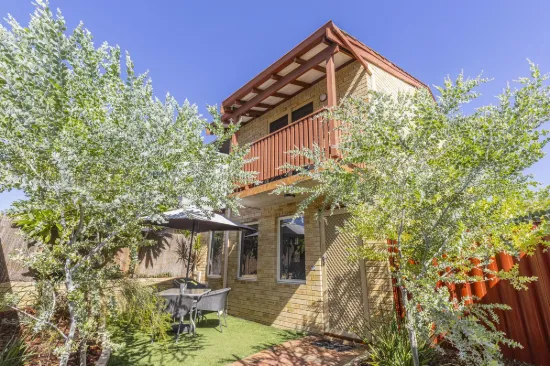 Private, Stylish & Perfectly Positioned  A Hidden Highgate Gem