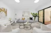 Engaging refreshed apartment in a prime lifestyle address