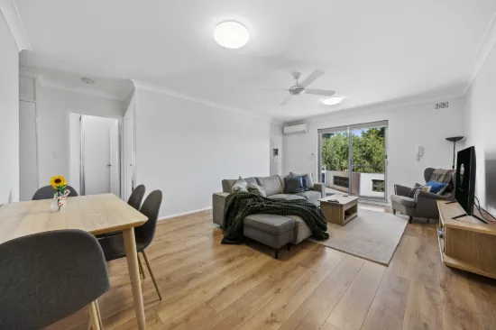 Modern, Oversized & Ultra-Convenient Apartment, Lock Up Garage, 111sqm
