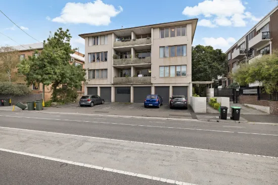 Elevated Bay-View Apartment in Prime St Kilda Location With Extra Space!
