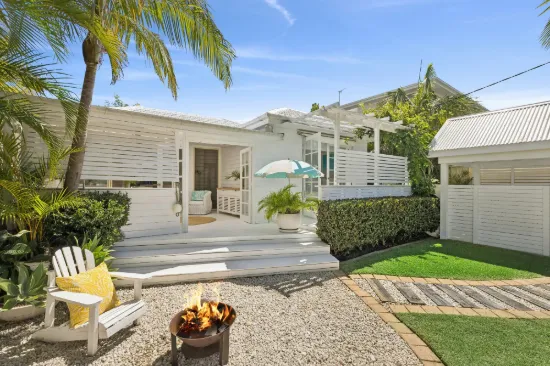 Cottage by the sea, escape to the coast