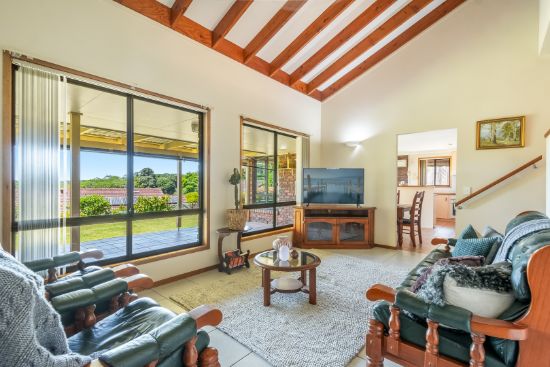 Peaceful Cul-de-sac Living with Beautiful Views