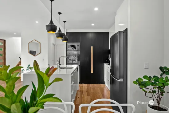 Functional Family Living in Desirable Cul-De-Sac Position