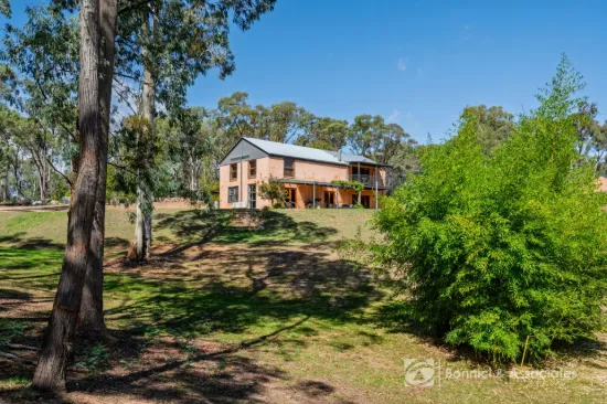 PRIVATE, PEACEFUL LIFESTYLE IN A BEAUTIFUL SETTING