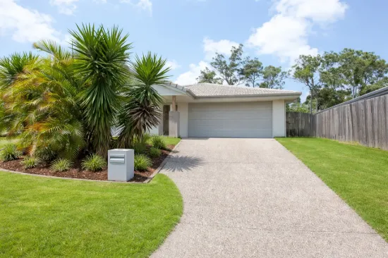 Well-loved family home, perfect to nest or invest.