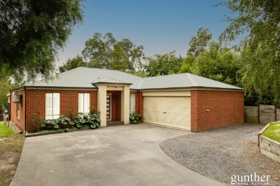 Spacious Family Living on a Quarter Acre with Mountain Views