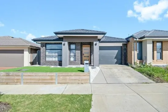 Stunning Family Home with Modern Amenities and Prime Location