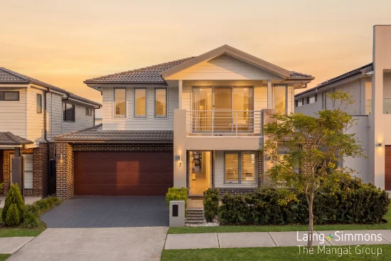 Quality Finishes | Seamless Entertaining | Lakeside Living