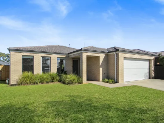 FAMILY SIZE SPACE WITH A GREAT LAYOUT