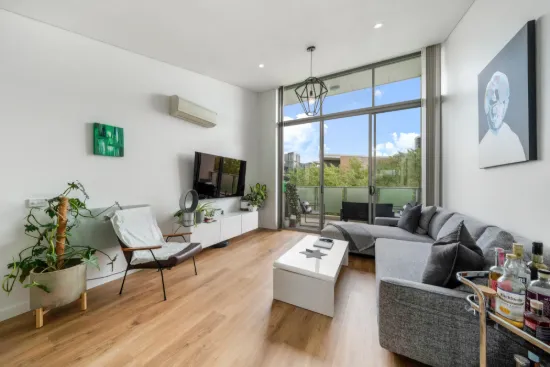 The Ultimate Woden Lifestyle Location