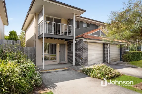 Immaculate Townhouse in Ideal Location !!!