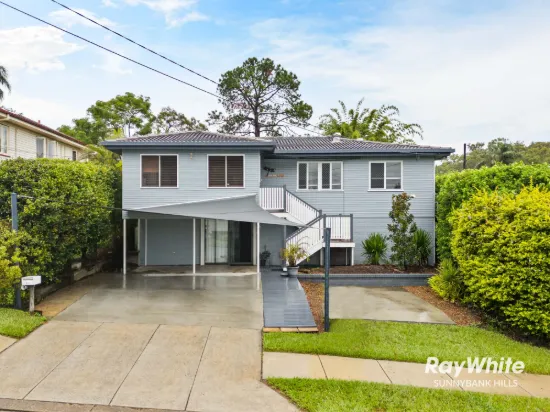 Elevated Family Home in Wishart & Mansfield School Catchments with Versatile Lower-Level Space