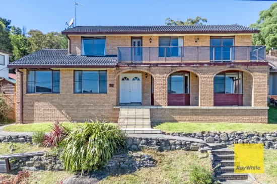 Four Bedroom Family Haven with Stunning Mountain Outlook