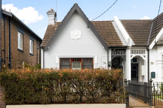 Stylish Contemporary Living, Character and Convenience