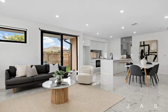 Modern Luxury, Family-Friendly Lifestyle