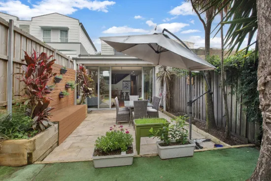 Classic terrace with generous living and entertainer's courtyard