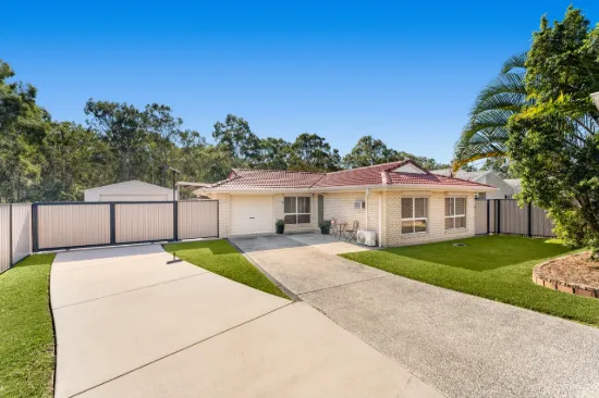 Bayside Family Haven in Prized Position - Amazing Connectivity, Only One Neighbour!