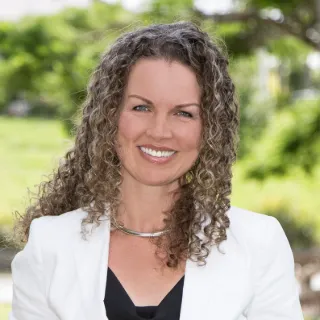 Lisa Bourne - Real Estate Agent