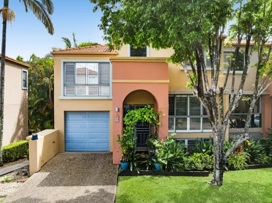 Secure Hidden Gem in Clear Island Waters