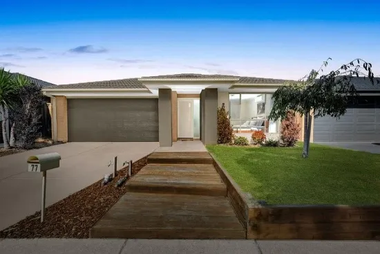 Perfectly Positioned Family Gem in Clarinda Village Estate