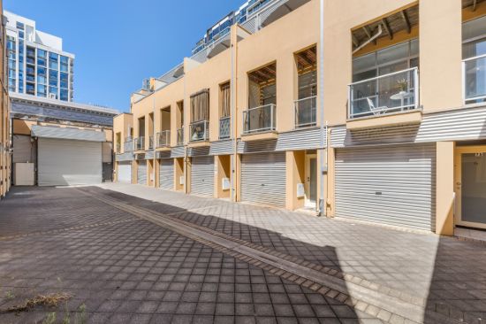 Contemporary City Living in a Tightly Held Cul-de-Sac